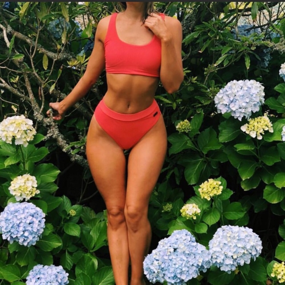 ISO gymshark Essence bikini in peach coral